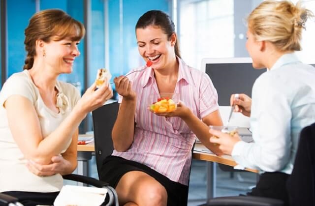 Chú ý đến chế độ ăn uống Phòng ngừa bệnh trĩ ở dân văn phòng